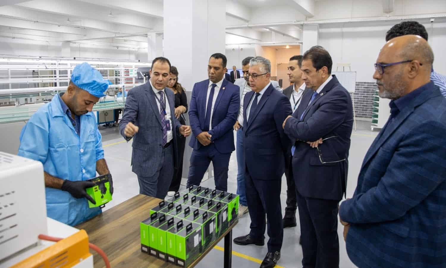 افتتاح أول مصنع لإكسسوارات المحمول القابلة للارتداء في مصر بمنطقة السخنة الصناعية